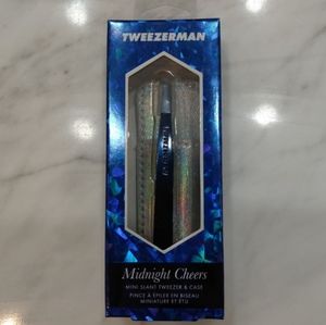 Tweezerman Mini Slant Tweezer and Case